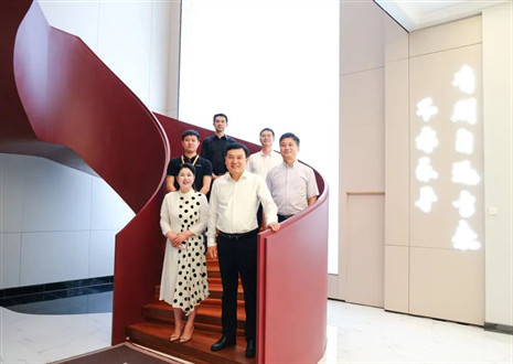 熱烈歡迎省委統(tǒng)戰(zhàn)部張部長一行蒞臨客來福家居股份有限公司指導(dǎo)工作！